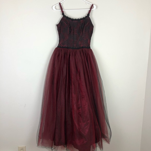 Dresses & Skirts - Dress w/ Corseted Top&Layered Bottom